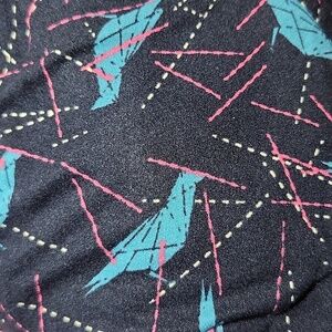 LULAROE LLR OS Bird Patterned Buttery Soft Legging One Size